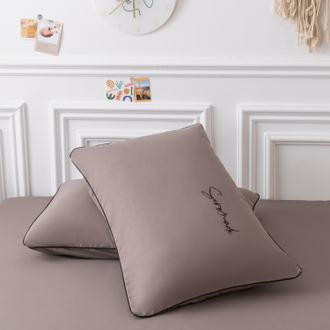 Однотонный сатин постельное белье с вышивкой цвет пурпурно-серый(1,5 спальное, 2 спальное ) CH036