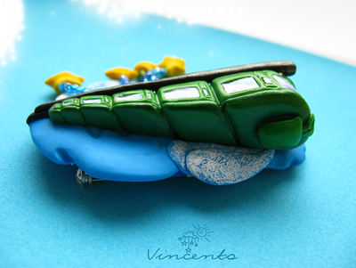 Брошь с волшебным поездом "Сумерки-Заря"