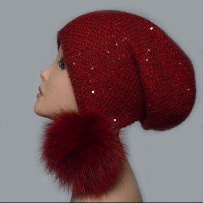 Красная итальянская женская шапка ушанка Vizio с помпонами фото шапок ушанок Италии для женщин