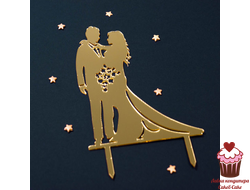 Топпер Молодожены с букетом, золото акрил