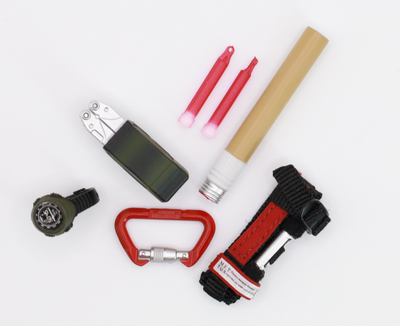 Карабин, часы, мультитул, жгут, сигнальная ракета, ХИС 1/6 (78097) - DAMTOYS