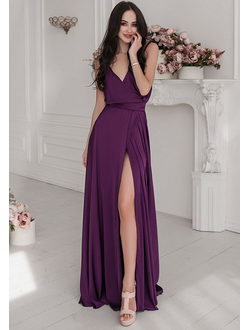 Фиолетовое длинное платье на бретелях