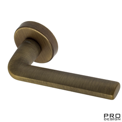 Дверная ручка на круглом основании Fratelli Cattini "LINEA" 7-CR матовая бронза