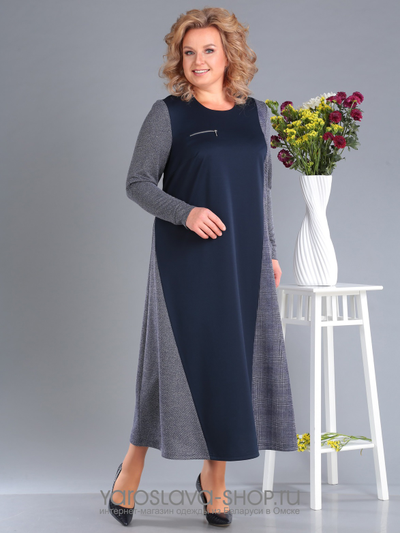 Синее платье А-силуэта с хомутом