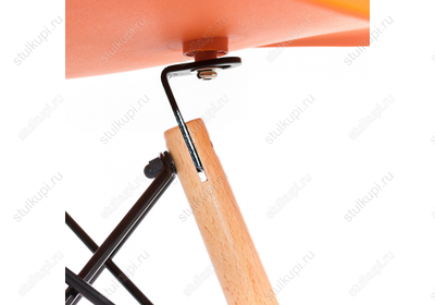 Стул Eames PC-015