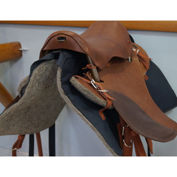 СЕДЛО КАВАЛЕРИЙСКОЕ ( В КОРИЧНЕВОМ ЦВЕТЕ)