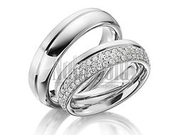 Обручальные кольца из белого золота с бриллиантами в женском кольце с канавкой