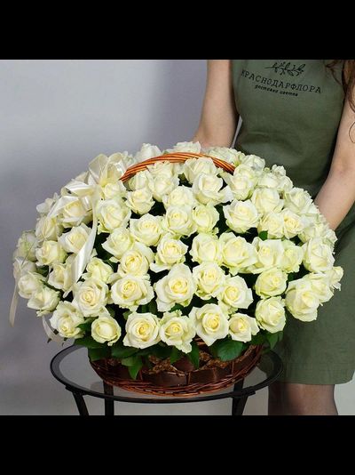 101 БЕЛАЯ РОЗА В КОРЗИНЕ