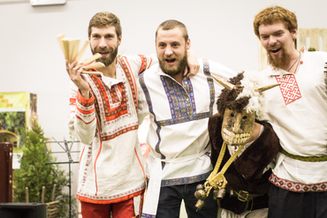 Подготовка к показу Театра родных вещей 14 сентября 2014 года на фестивале" Экосфера"