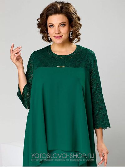 Платье женское полуприлегающего силуэта с накидкой