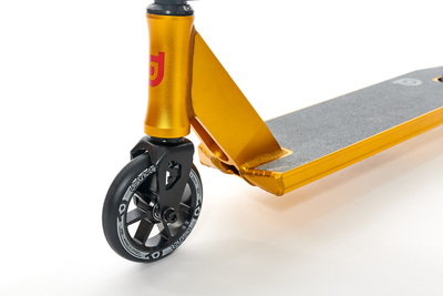 Трюковой самокат District Titan - Ano Gold / Black