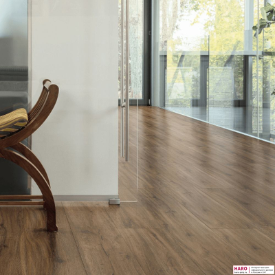 Дизайнерский пол Disano Classic Aqua Дуб Дикий 543734 в интерьере гостиной