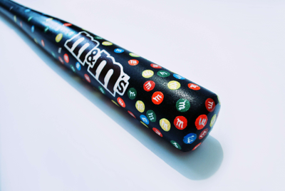 Бейсбольная бита M&M's