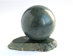 Шар из Жадеита с подставкой (58 мм, 405 г) №4351