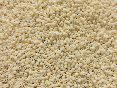 Toho 15/0 - 5г - 51F Матовый непрозрачный светло-бежевый (TR-15-51F)