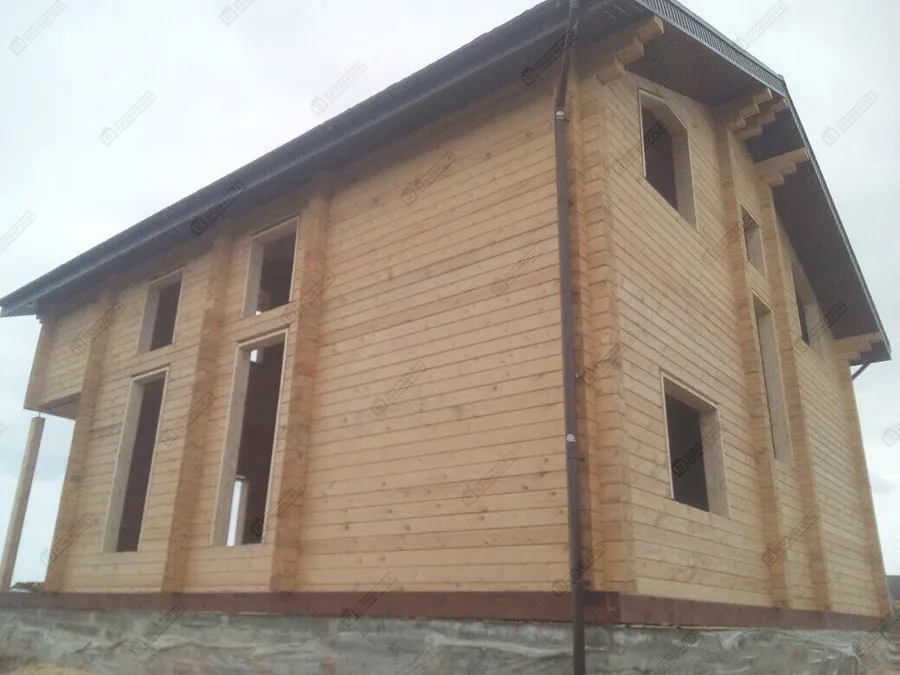 Дом из профилированного бруса камерной сушки сечением 145(h)х195 мм. Республика Башкортостан, г. Уфа. Площадь дома 210 м2.