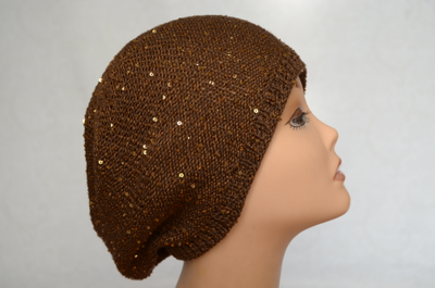 Коричневый летний берет с пайетками фото