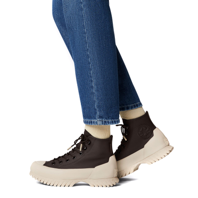 женские зимние ботинки converse на ноге