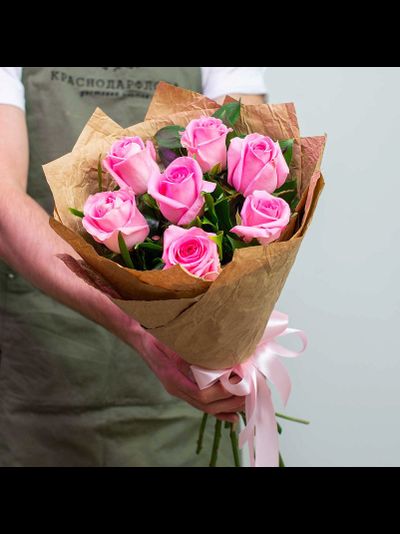 Букет из 7 розовых роз