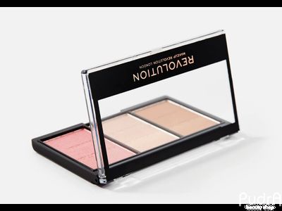 Makeup Revolution Палетка для контурирования Ultra Brightening Contour Kit Ultra Fair C01