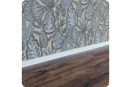 Свежий интерьер: монтаж белого плинтуса Dollken Cubu Flex Life 60 позволяет создать светлое и воздушное пространство, наполненное чистотой и свежестью.