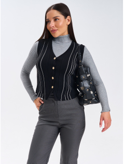 Жилет вязаный на пуговицах