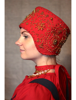 Русский народный женский головной убор "Повойник красный".