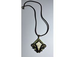 Подвеска с янтарем