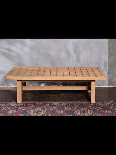 кофейный стол из массива акации