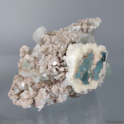 Апофиллит светло зеленый на стильбите. Индия. 85*60*40мм