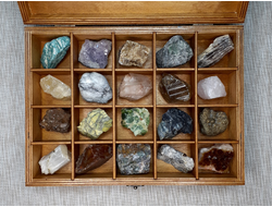 Коллекция камней (20 образцов по 4-5 см) в коробке размером 32*23*6 см, с крышкой, вес около 2800 г №21071