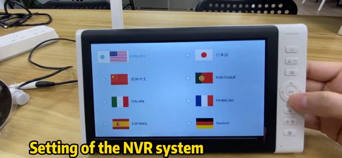 Комплект системы беспроводного видеонаблюдения, монитор 7" с NVR и 2 уличные ВК DE/WIPK-2Mp-XM1