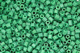 Бисер чешский preciosa рубка 10/0, зеленая непрозрачная (53250), 50 грамм