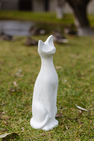 Кошка из бетона h43