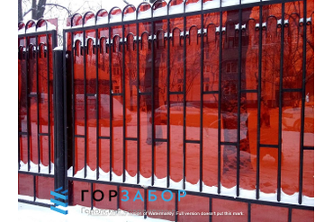 Металлический забор с поликарбонатом