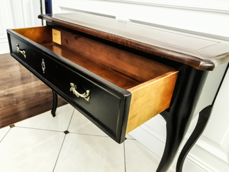 Черная консоль с ящиком, в стиле Прованс.