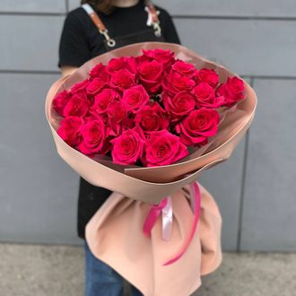 Букет из 25 малиновых роз Эквадор