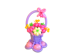 Букет из шаров в красивой корзинке