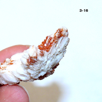 Ванадинит натуральный (щетка) №3-16: 43*30*13мм