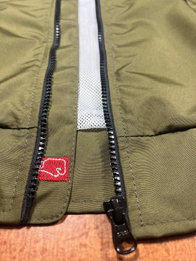 Укороченная ветровка с трикотажными манжетами