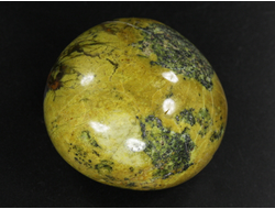 Опал зелёный, полировка, Мадагаскар (45*43*30 мм, 74 г) №35480