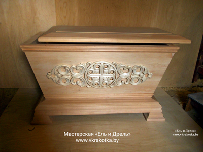 Резьба по дереву, гробница из дерева