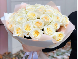 Букет из 25 одноголовой пионовидной розы
