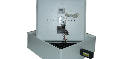 Автоматический инкубатор ИБ2НБ на 63 яйца с терморегуляторами 220 В и 12 В (с электроприводом ЭП-5) / вариант 4