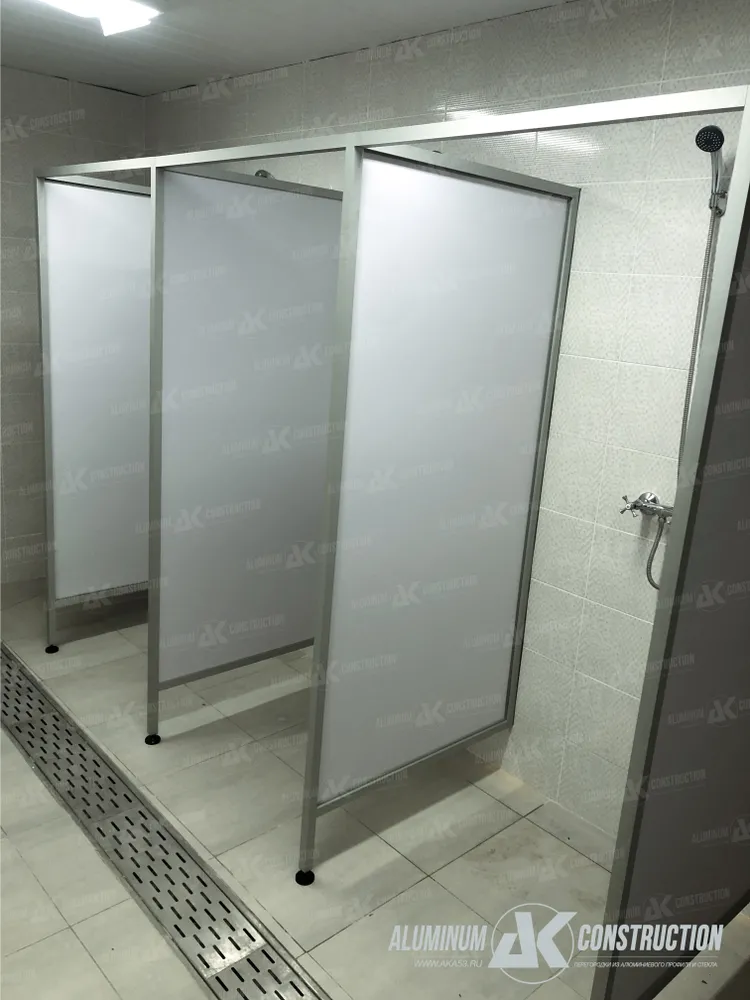 г. Великий Новгород / Ледовая Арена
Душевые перегородки в раздевалках игроков