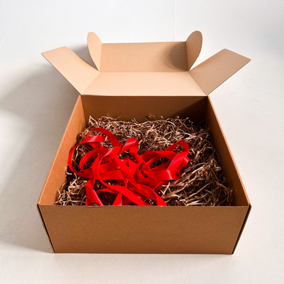 2 штуки - Огромная подарочная коробка GILEV 45х45х20см с красной лентой и наполнителем крафт