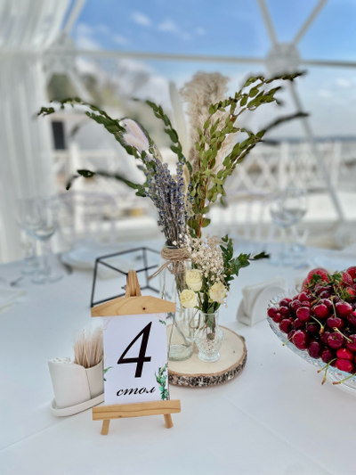 Композиция на стол "Ампулки"