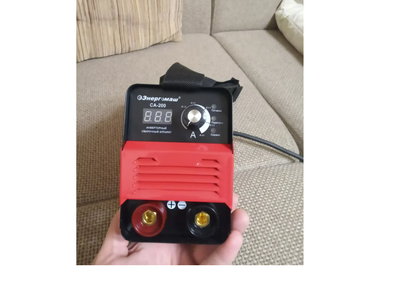 Сварочный аппарат инверторный Энергомаш СА-200