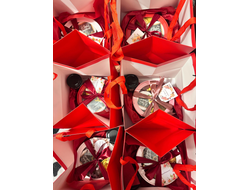 шляпная коробка со сладостями