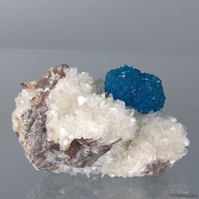 Кавансит, стильбит. Индия. 44*30*22мм